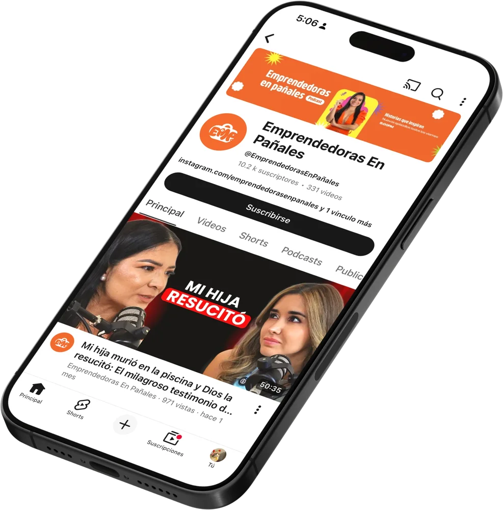 Canal de YouTube de Emprendedoras en Pañales visto en un celular, con más de 10 mil suscriptores y 331 videos